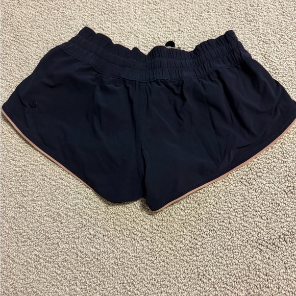 Lululemon Reversible hottie hits Best for size 4-6 - Picture 2 of 6